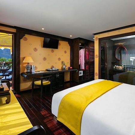 Hotel Nostalgia Halong Cruise Ha Long Esterno foto