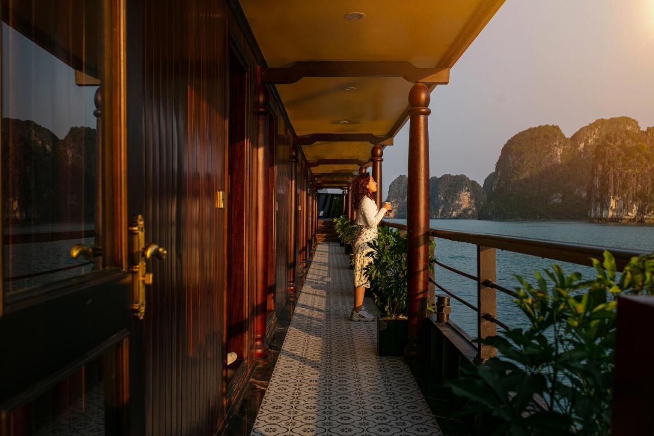 Hotel Nostalgia Halong Cruise Ha Long Esterno foto