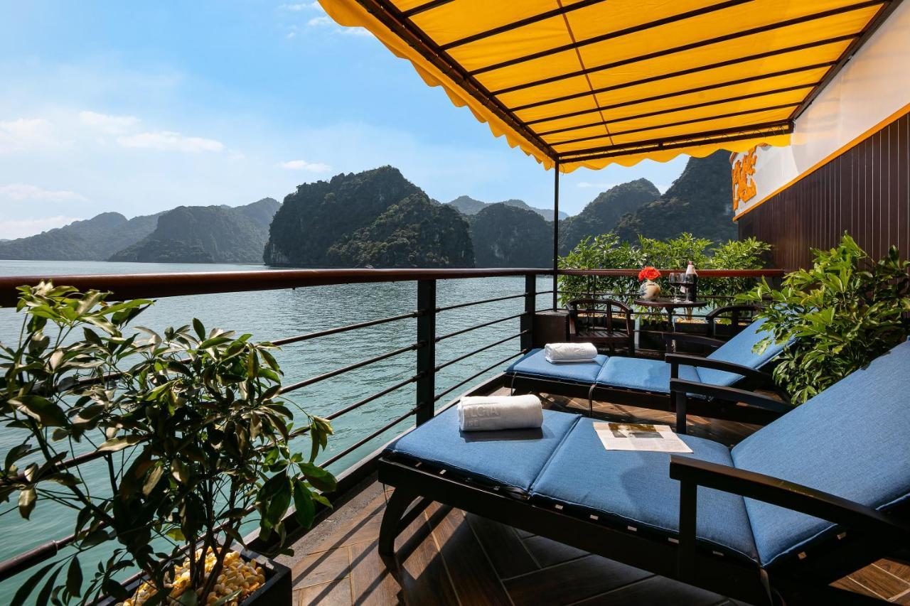 Hotel Nostalgia Halong Cruise Ha Long Esterno foto