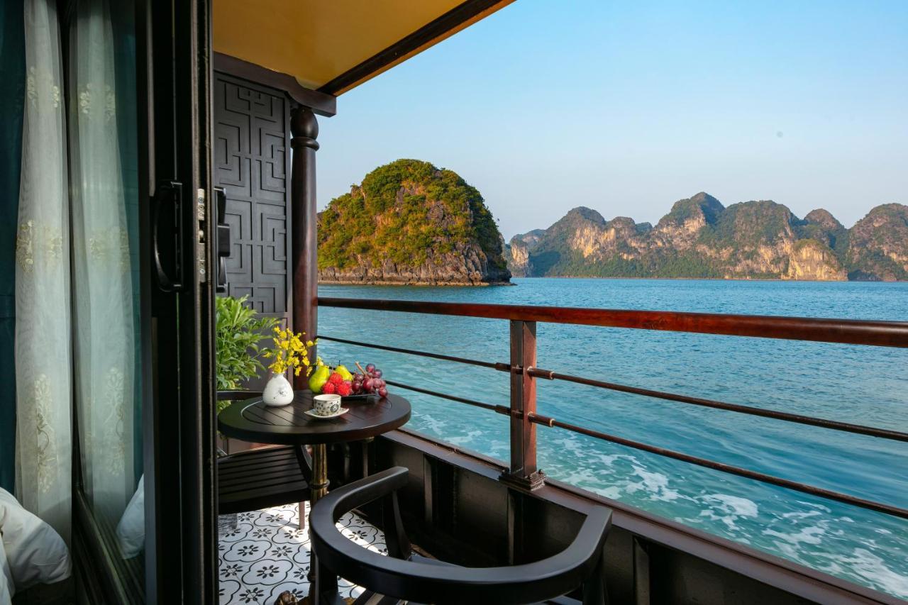 Hotel Nostalgia Halong Cruise Ha Long Esterno foto