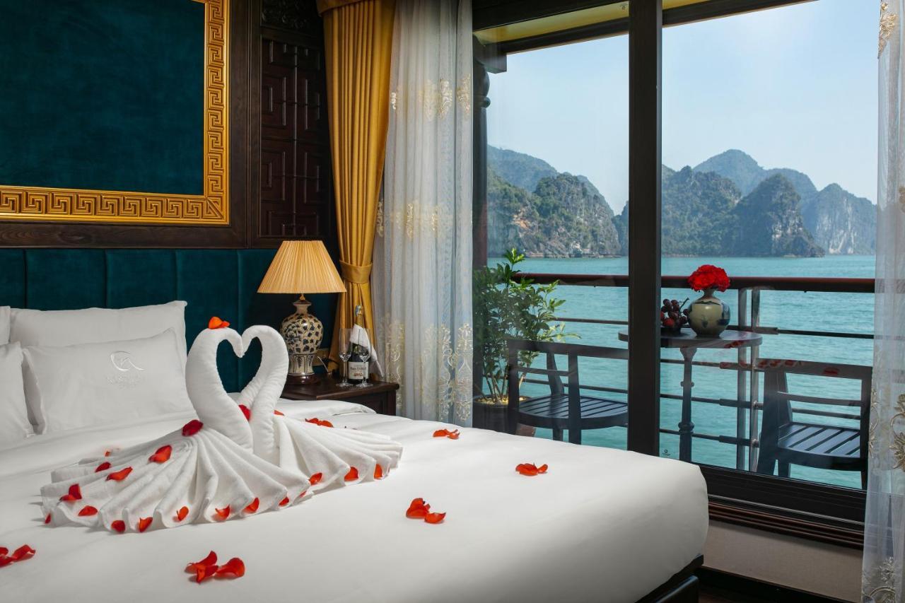 Hotel Nostalgia Halong Cruise Ha Long Esterno foto